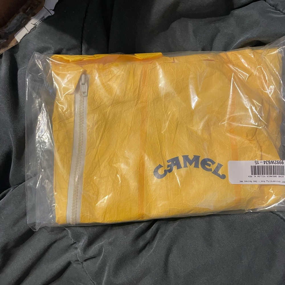 Camel Mens Yellow Full-Zip Windbreaker Collectors Jacket *make offers* - Picture 8 of 10